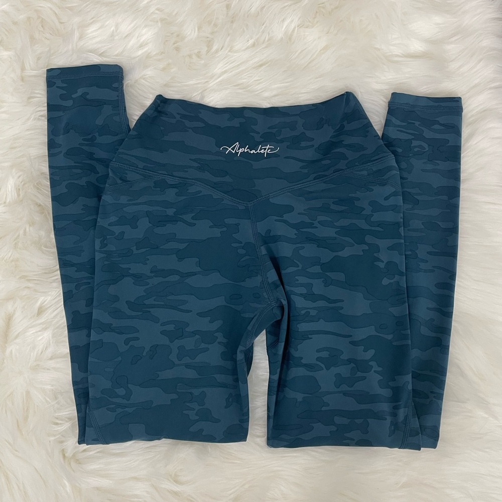 Alphalete surface power camo leggings